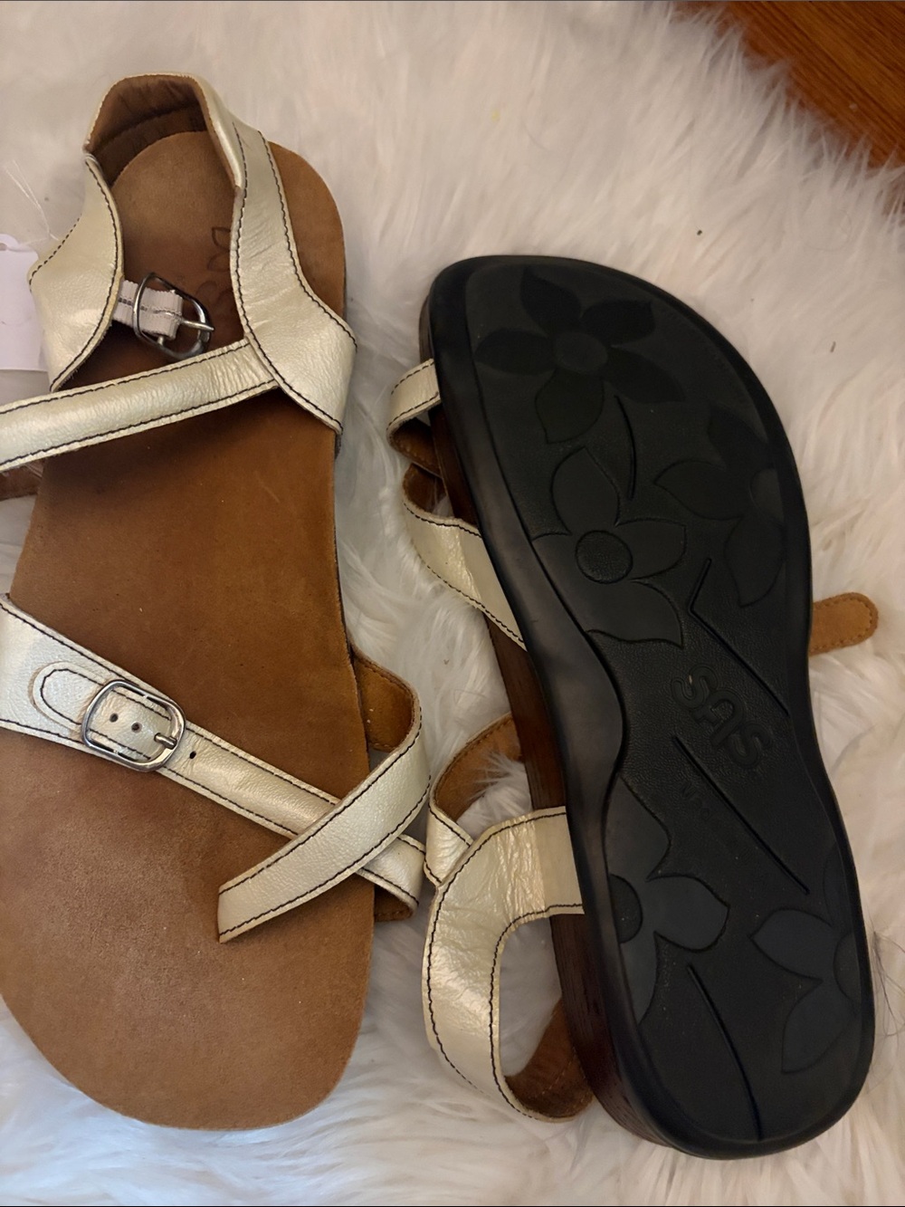 SAS Womens Metallic Gold Leather Strappy Sandals